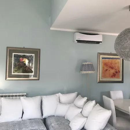 Buellis House Apartment *