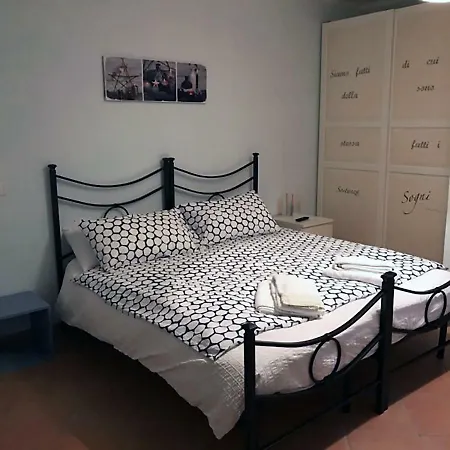 Apartment Buellis House